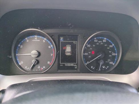 Used 2017 Toyota RAV4 LE image 11