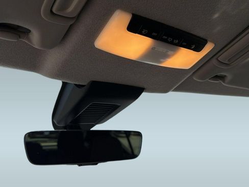 Used 2022 Nissan Kicks SV w/ Interior Electronics Package FWD image 19