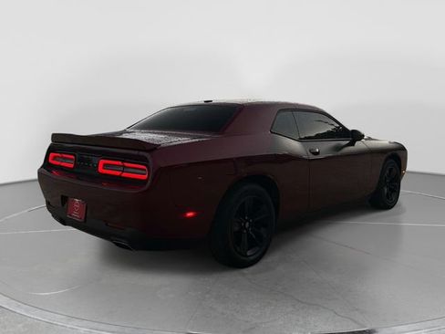 Used 2020 Dodge Challenger SXT RWD image 4