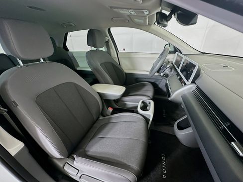 Used 2024 Hyundai Ioniq 5 SEL RWD image 31