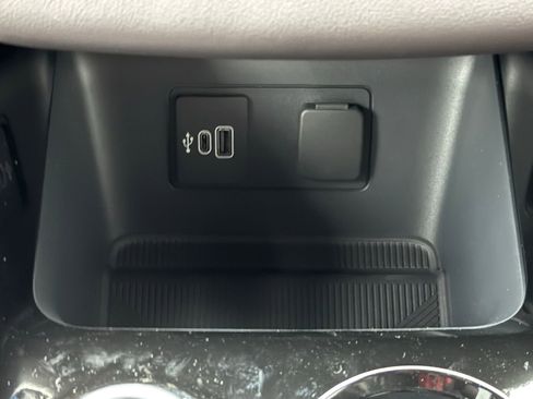 New 2026 Ford Explorer Platinum image 29