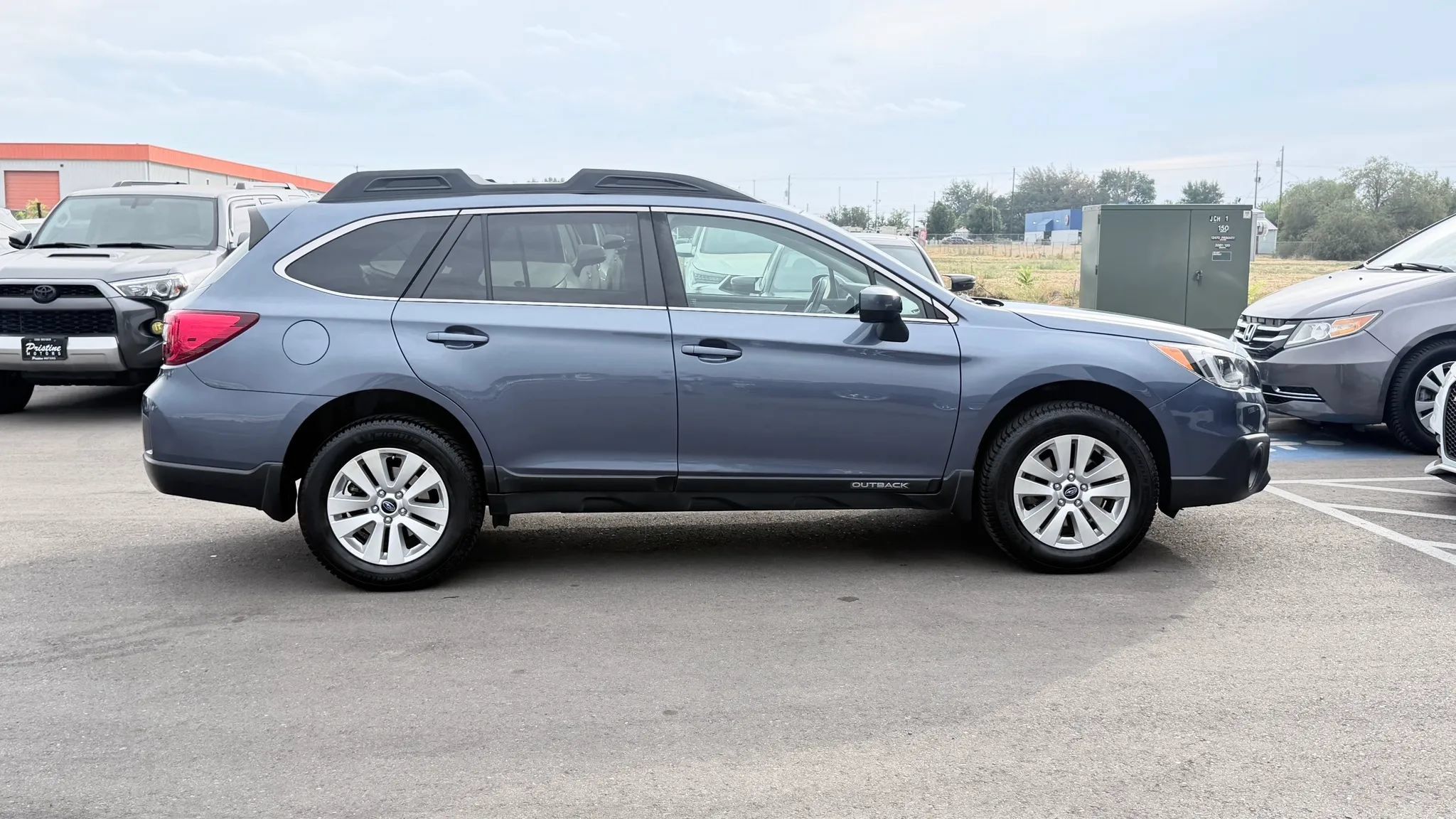 Used 2017 Subaru Outback 2.5i Premium w/ Popular Package #2 AWD/4WD image 10