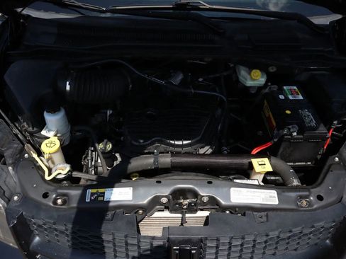 Used 2017 Dodge Grand Caravan GT image 32