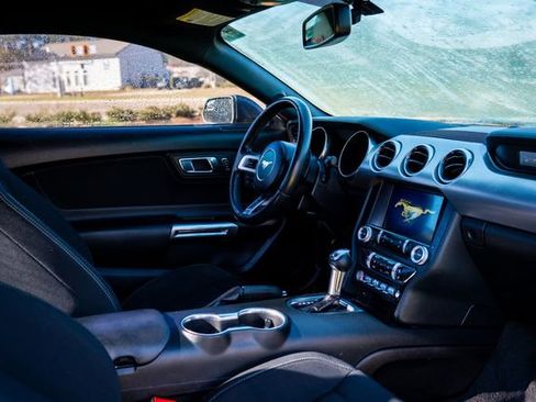 Used 2018 Ford Mustang EcoBoost w/ Equipment Group 101A image 6