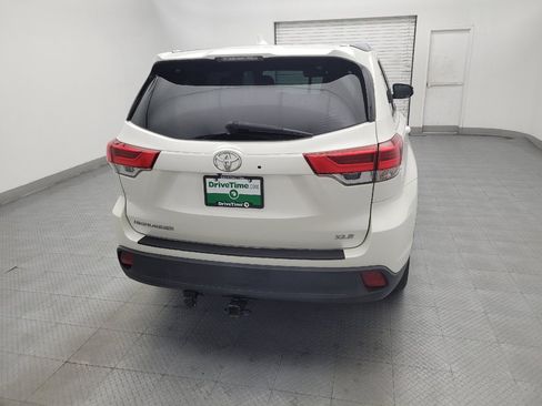 Used 2019 Toyota Highlander XLE FWD image 7