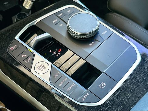 Certified 2023 BMW 330i Sedan w/ Driving Assistance Package image 17