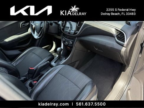 Used 2018 Chevrolet Trax LT w/ Driver Confidence Package FWD image 11