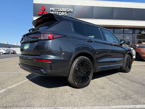 New 2026 Mitsubishi Outlander SEL Black Edition FWD image 12