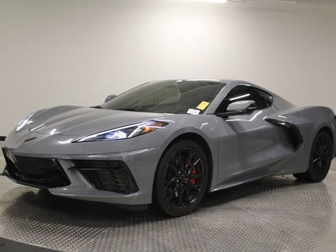 Used 2024 Chevrolet Corvette Stingray Preferred Cpe w/ Z51 Performance Package RWD image 1