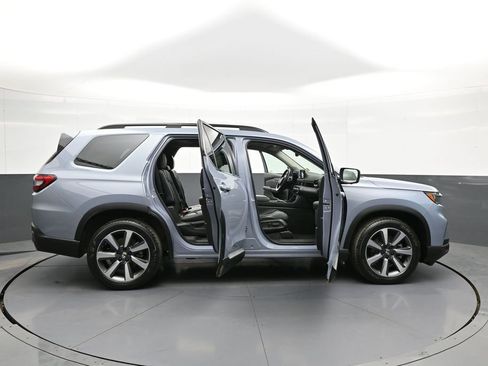 Used 2023 Honda Pilot Elite image 44