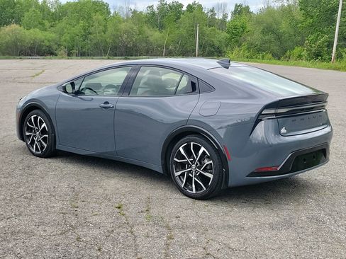 Used 2024 Toyota Prius Prime FWD image 7