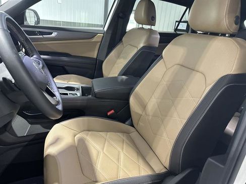 Certified 2024 Volkswagen Atlas Cross Sport SE image 15