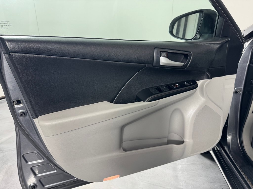 Used 2014 Toyota Camry LE FWD image 7