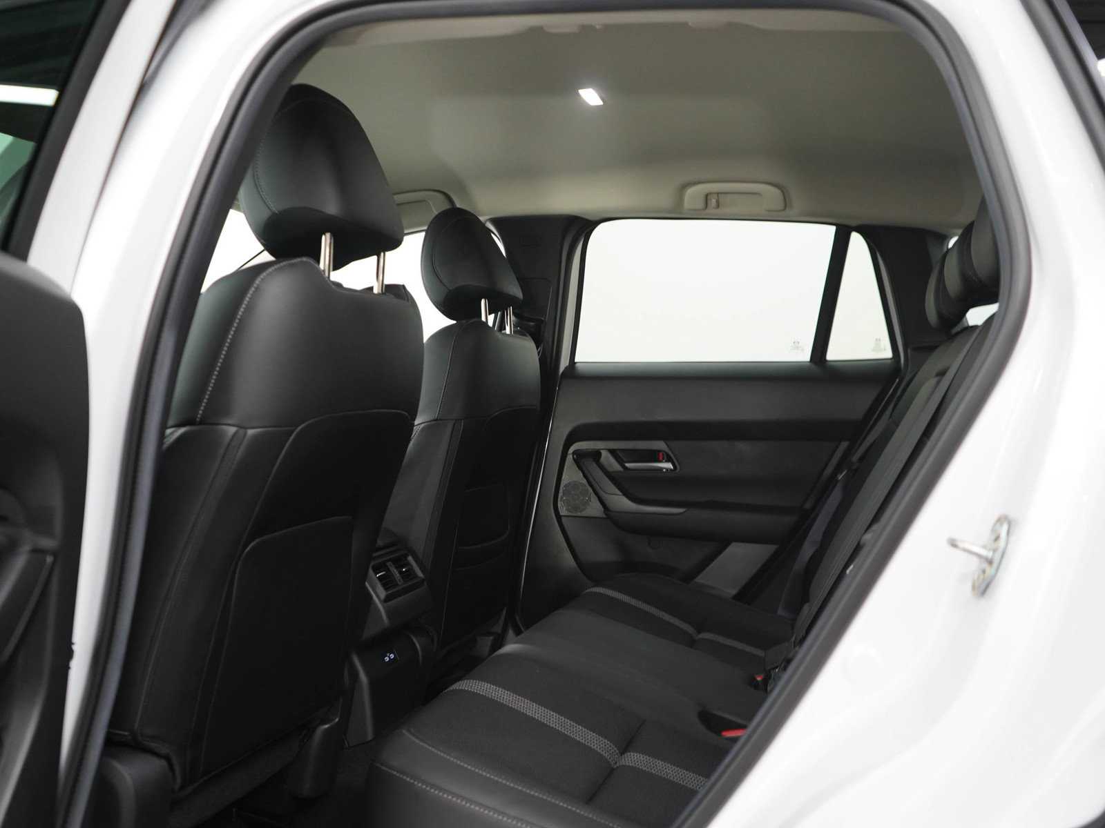 Used 2025 MAZDA CX-50 AWD 2.5 S w/ Preferred Package image 18