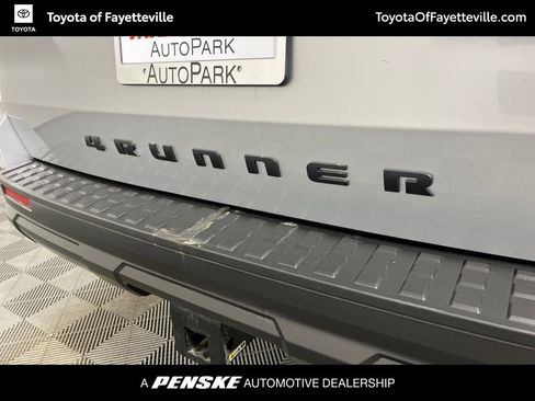 Certified 2025 Toyota 4Runner SR5 AWD/4WD image 3