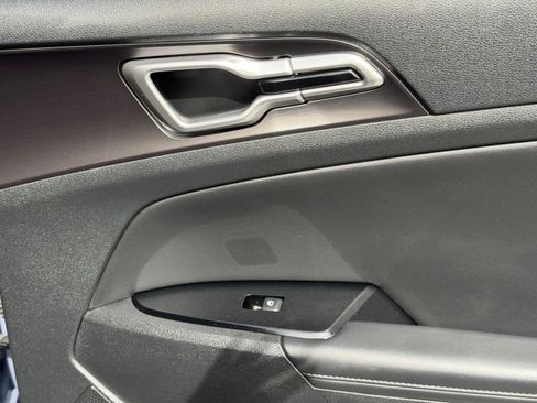 Certified 2023 Kia Sportage EX FWD image 16