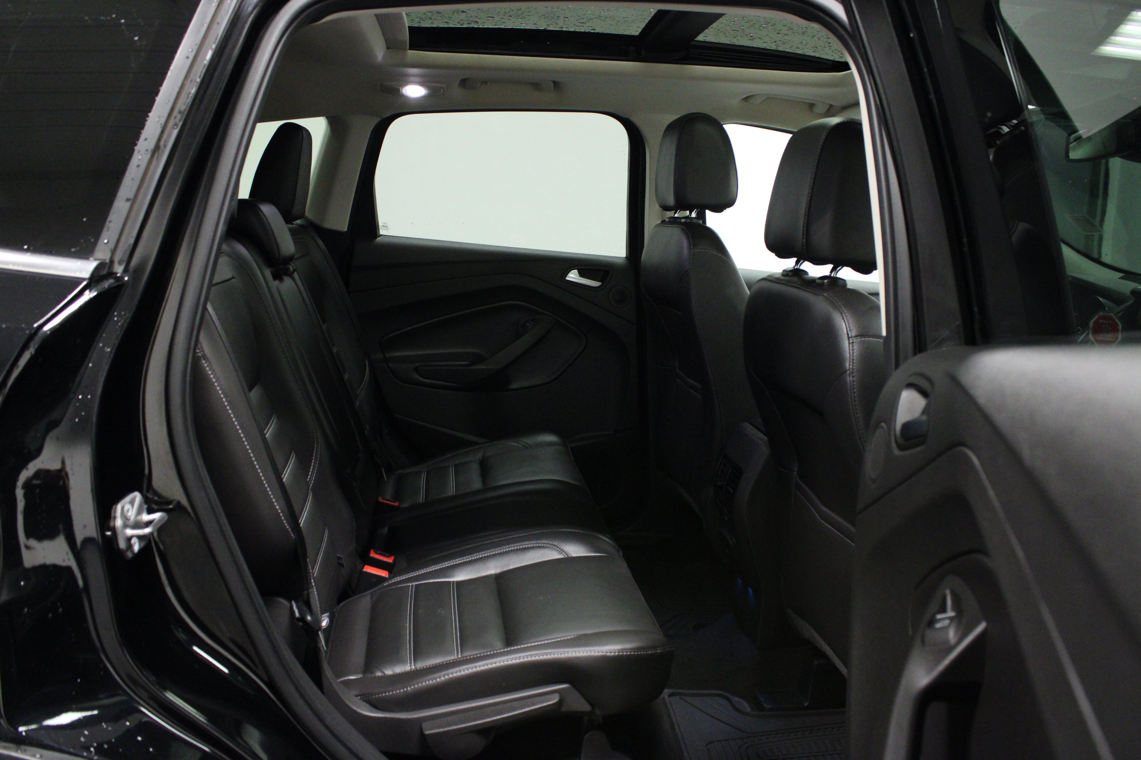 Used 2017 Ford Escape Titanium w/ Canadian Touring Package AWD/4WD image 15
