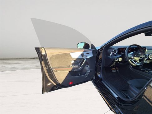 Used 2023 Mercedes-Benz CLA 250 image 13