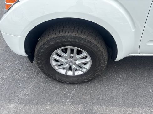 Used 2016 Nissan Frontier SV AWD/4WD image 14