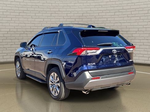 Used 2020 Toyota RAV4 Limited FWD image 7