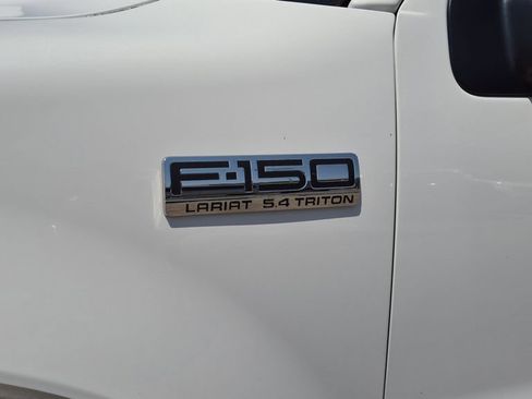 Used 2004 Ford F150 Lariat RWD image 9