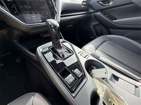 Used 2025 Subaru Crosstrek 2.5i Limited w/ Crosstrek Mirror Package image 19