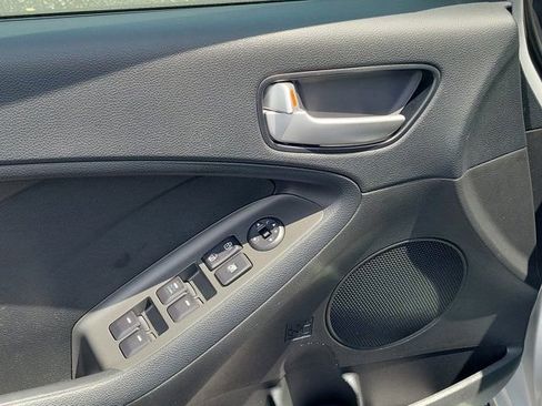 Used 2018 Kia Forte LX w/ LX Popular Package FWD image 15