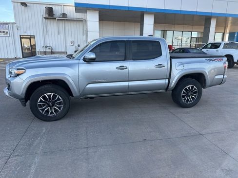 Used 2022 Toyota Tacoma TRD Sport image 26