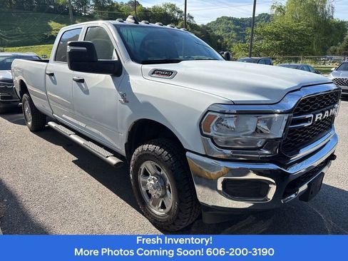 Used 2024 RAM 2500 Tradesman w/ Chrome Appearance Group AWD/4WD image 3