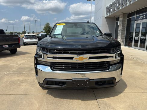 Used 2022 Chevrolet Silverado 1500 LT AWD/4WD image 4