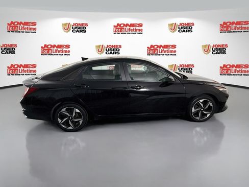 Used 2023 Hyundai Elantra SEL w/ Convenience Package FWD image 16