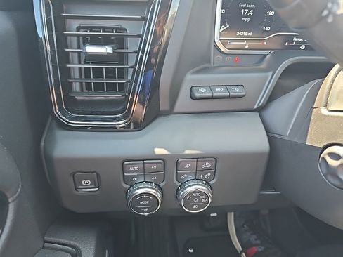 Used 2024 GMC Sierra 1500 AT4 w/ Technology Package AWD/4WD image 25