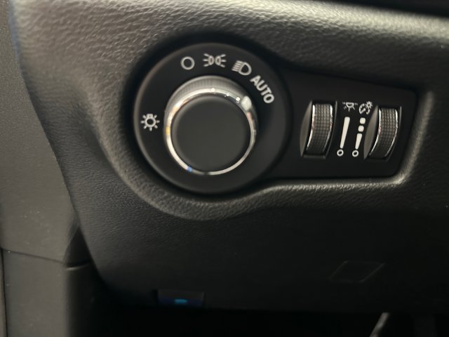 New 2027 Chrysler Pacifica Select w/ Family Tech Group FWD image 26