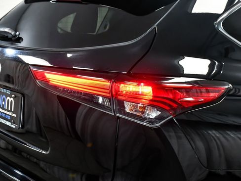 Used 2020 Toyota Highlander L AWD/4WD image 75