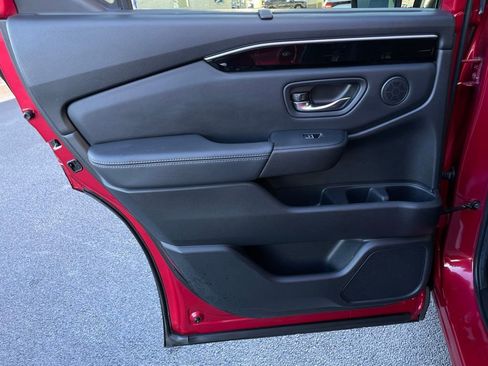 Used 2023 Honda Pilot Touring image 39