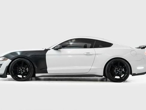 Used 2019 Ford Mustang Coupe w/ Black Accent Package RWD image 8