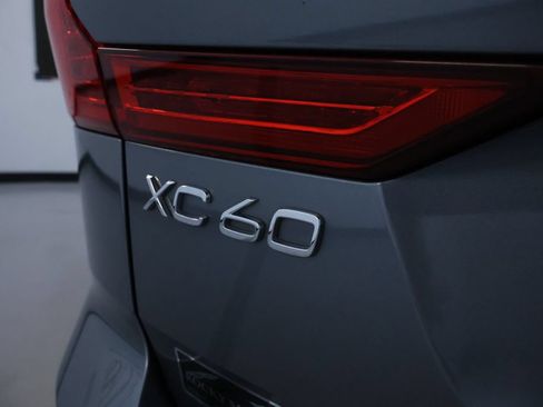Used 2019 Volvo XC60 T8 Inscription w/ Advanced Package AWD/4WD image 10