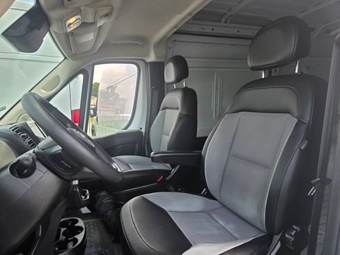 Used 2025 RAM ProMaster 2500 w/ Convenience Group FWD image 10