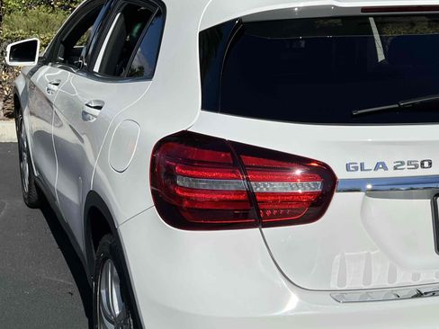 Used 2019 Mercedes-Benz GLA 250 4MATIC w/ Premium Package image 54