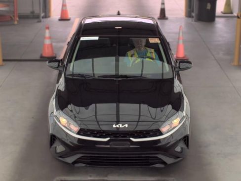 Used 2023 Kia Forte LXS FWD image 3