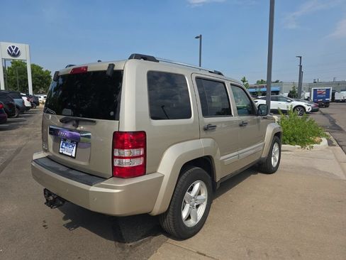 Used 2011 Jeep Liberty Limited w/ Comfort/Convenience Group AWD/4WD image 5