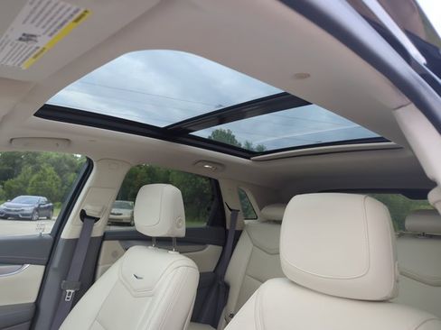 Used 2018 Cadillac XT5 Premium Luxury FWD image 23