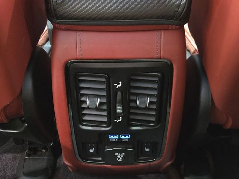 Used 2018 Jeep Grand Cherokee Trackhawk AWD/4WD image 40