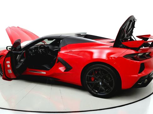 Used 2021 Chevrolet Corvette Stingray Premium Conv w/ Z51 Performance Package RWD image 12
