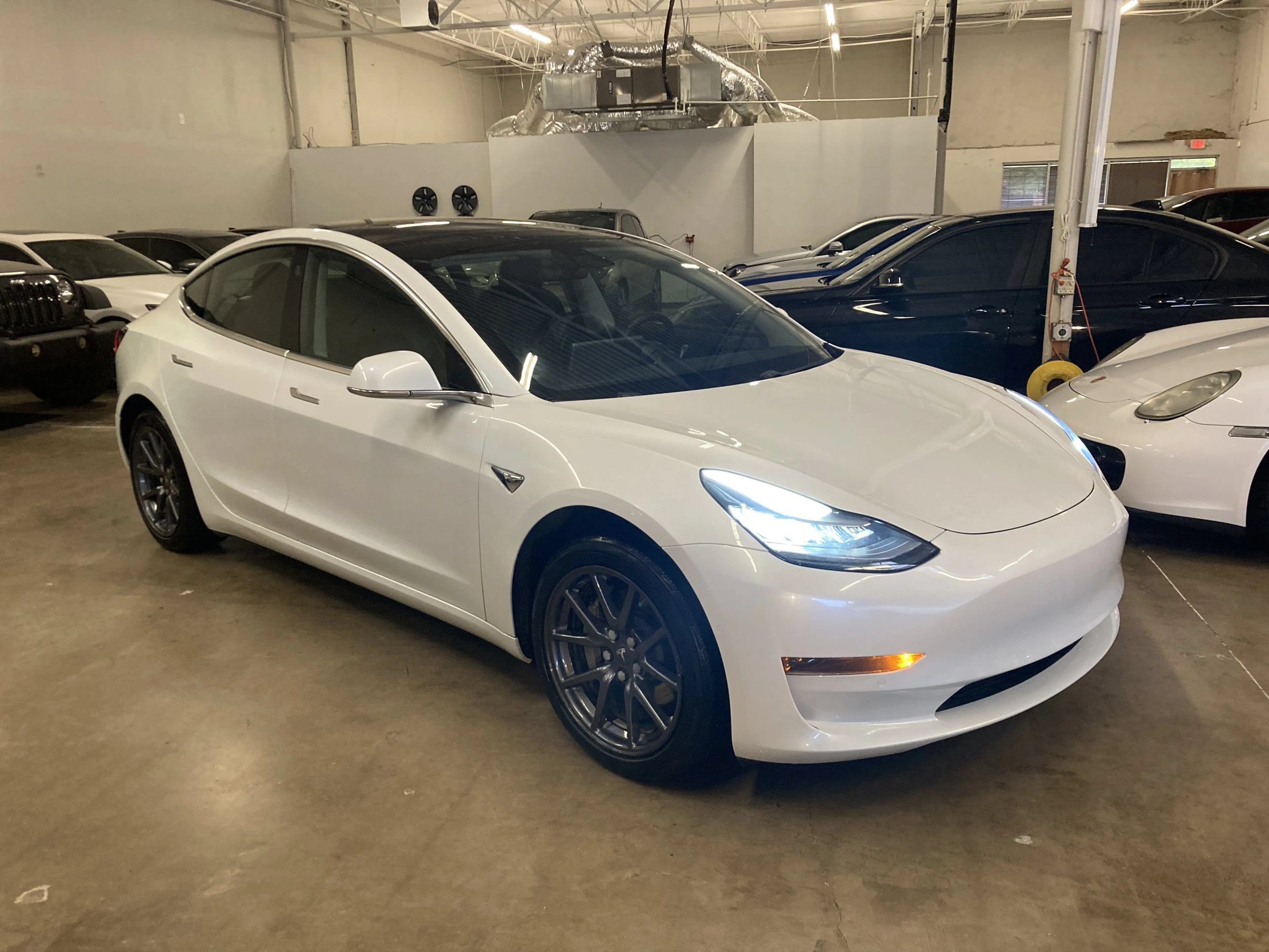 Used 2020 Tesla Model 3 Standard Range Plus RWD image 3