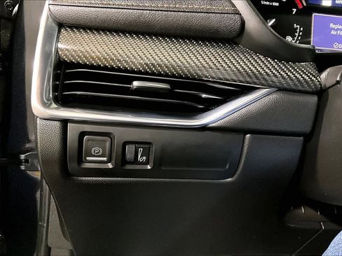 Used 2022 Cadillac XT4 Sport w/ Enhanced Visibility Package FWD image 35