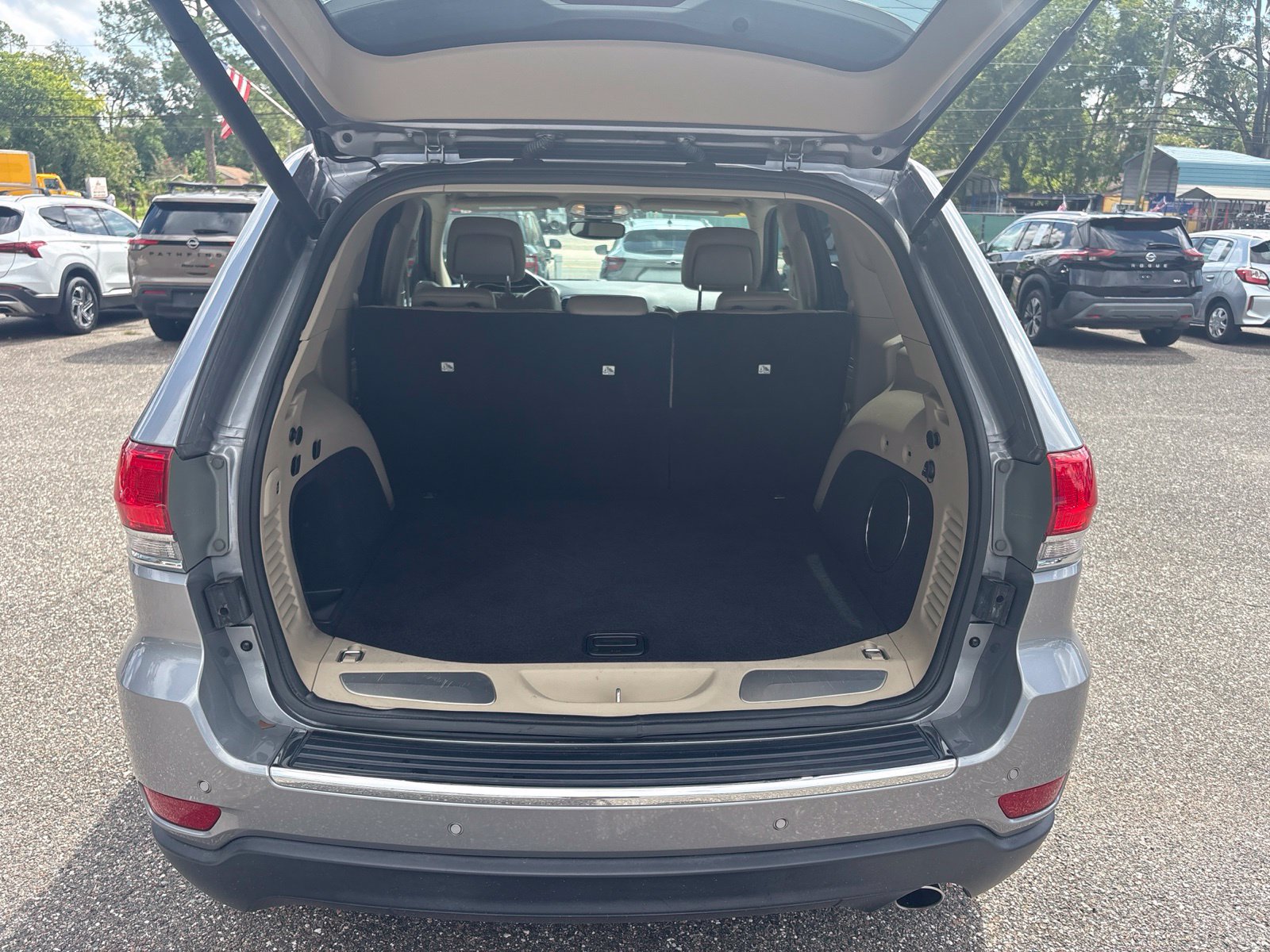 Used 2019 Jeep Grand Cherokee Limited w/ Luxury Group II RWD image 9