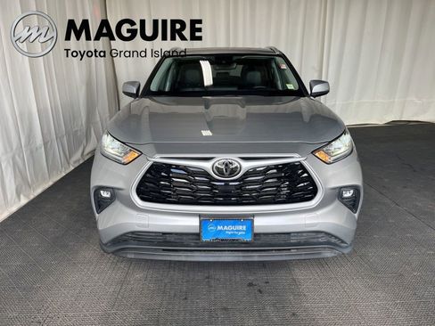 Used 2024 Toyota Highlander XLE AWD/4WD image 34