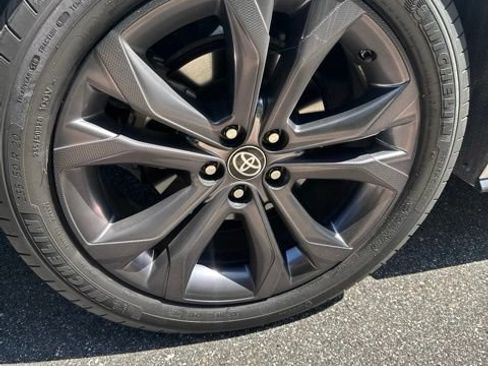 Used 2024 Toyota Sienna XSE w/ XSE Plus Package FWD image 7