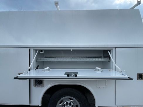 New 2026 Chevrolet Express 3500 w/ Power Convenience Package image 32